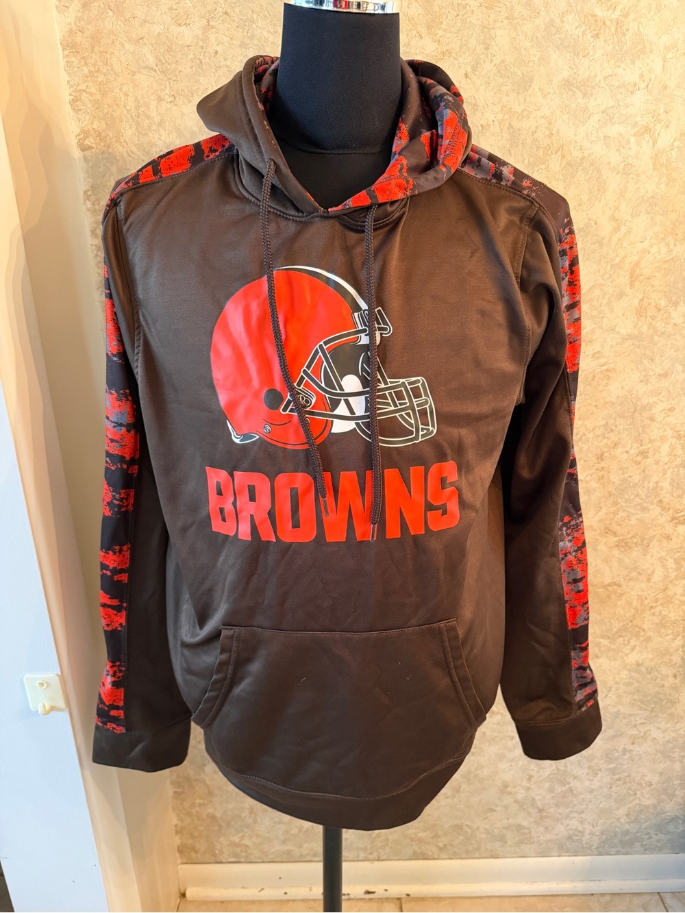 NFL Cleveland Brown’s Men's Brown and Orange Pullover Hoodie